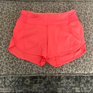 Lululemon women’s size 4 coral shorts